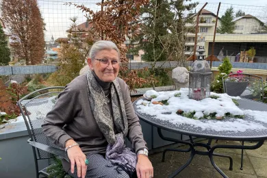 Sonja Ruckli auf ihrer Terasse in Luzern